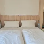 331, Seepark Apartment *