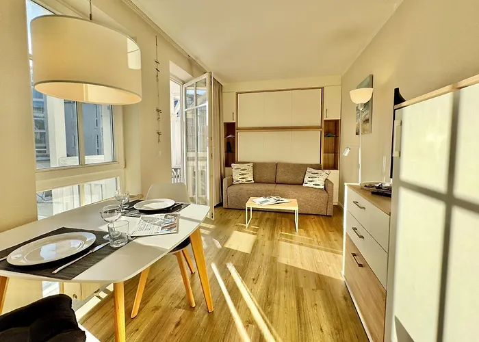 Apartment 331, Seepark *